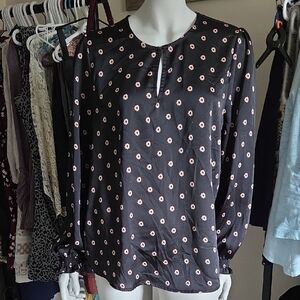 Ted Baker Black w Floral Pattern Ruched Sleeve Eye Hook Front Fastened Blouse